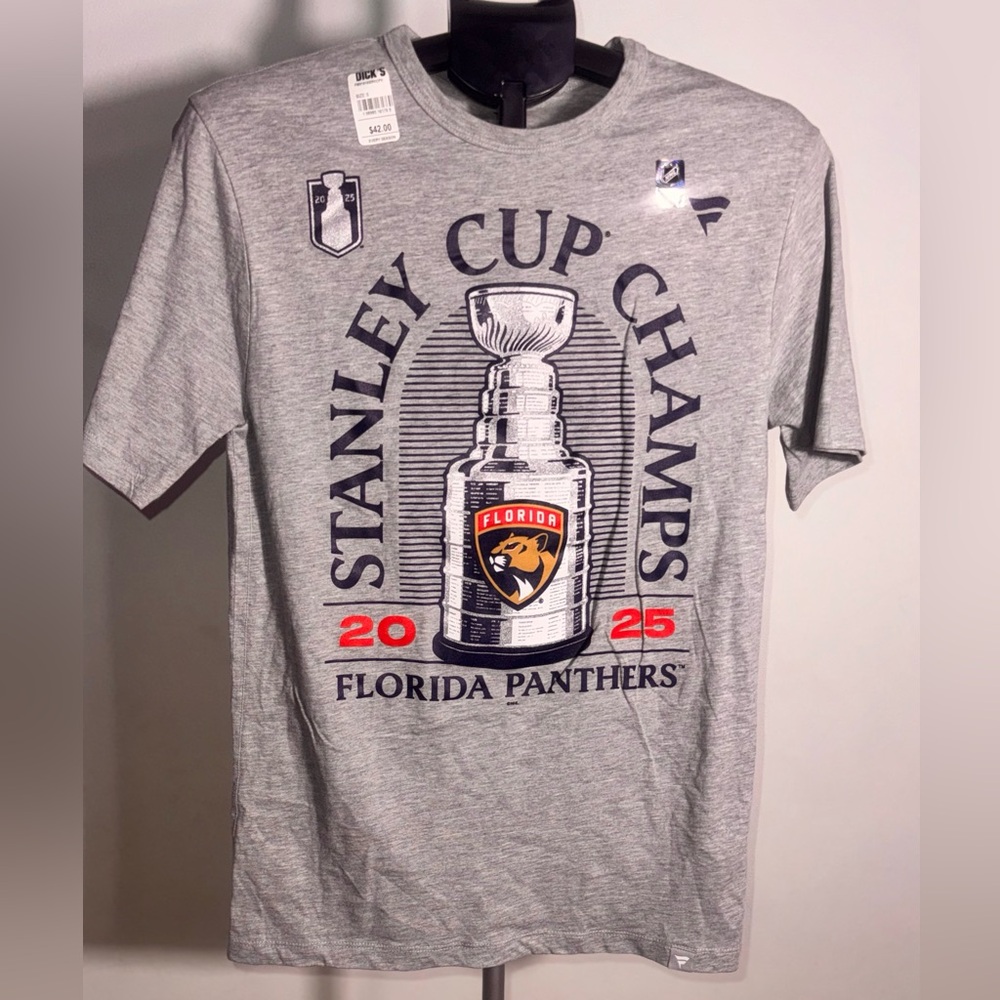 Fanatics Gray T-Shirt with Bold Graphics size L